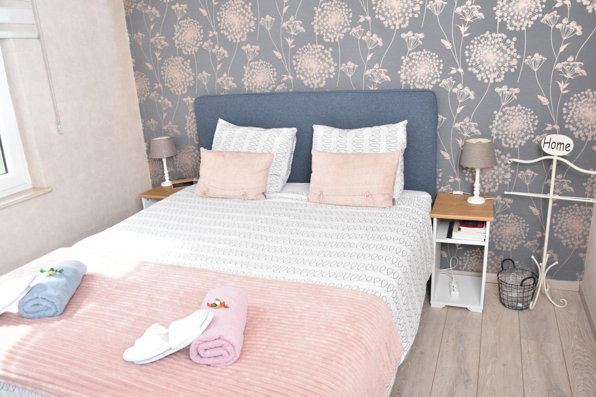 B&B La Villa Orchidees, Breakfast Included Bassenge Bagian luar foto